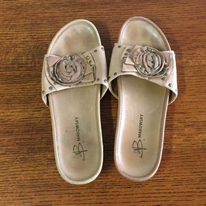 B Makowsky Slides in Nude